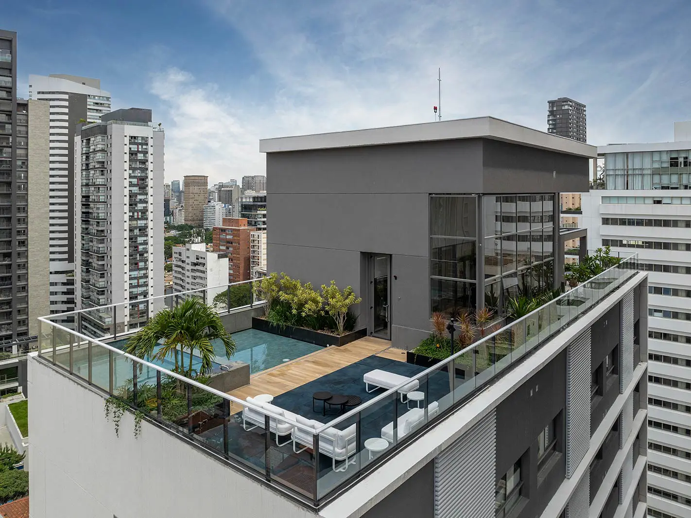 Nex One Pinheiros — Piscina