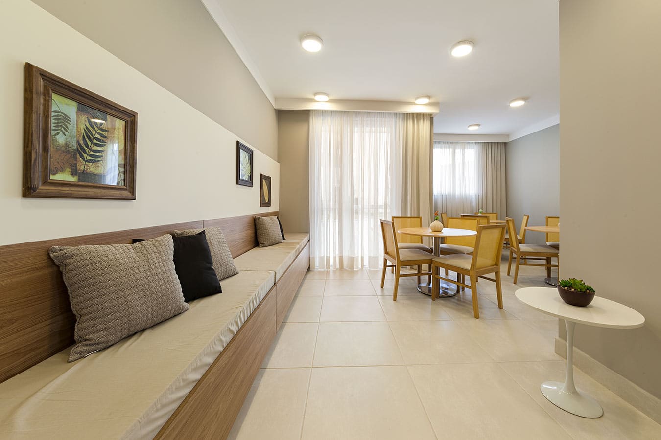 Carolina Village — Sala