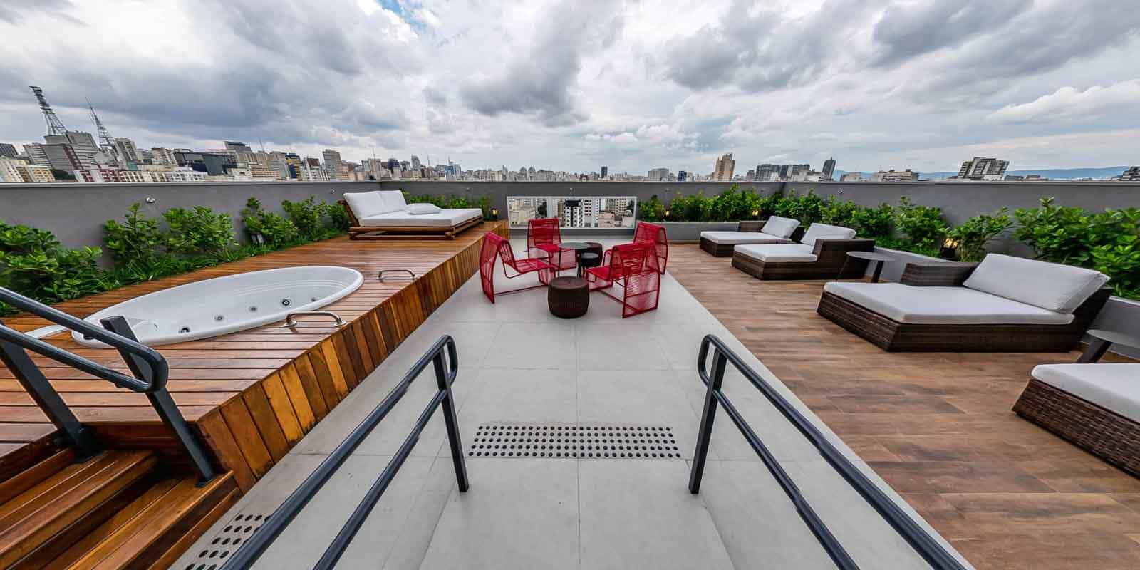 Mobi One Liberdade — Rooftop Spa